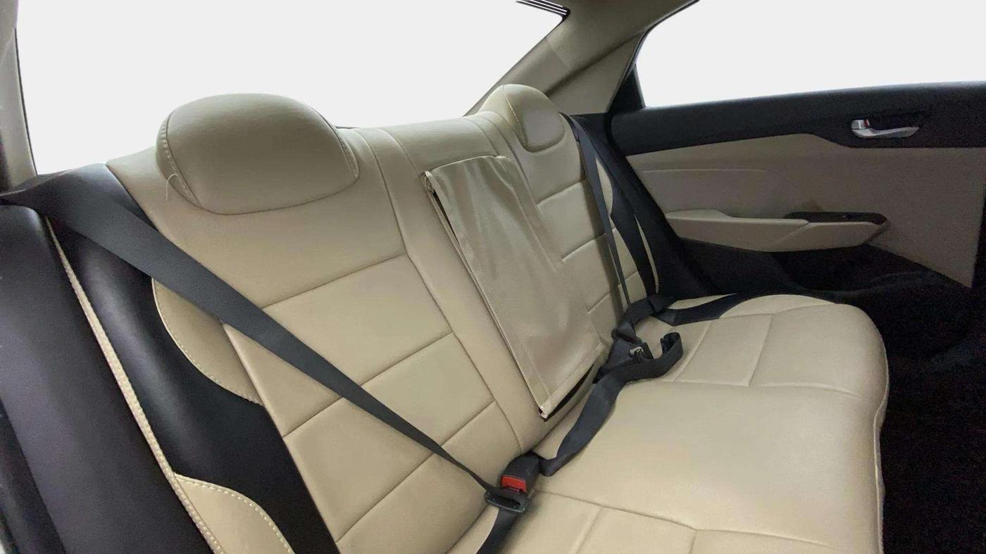 2019 Hyundai Verna 1.6 VTVT SX, Petrol, Manual, 64,292 km, Right Side Rear Door Cabin