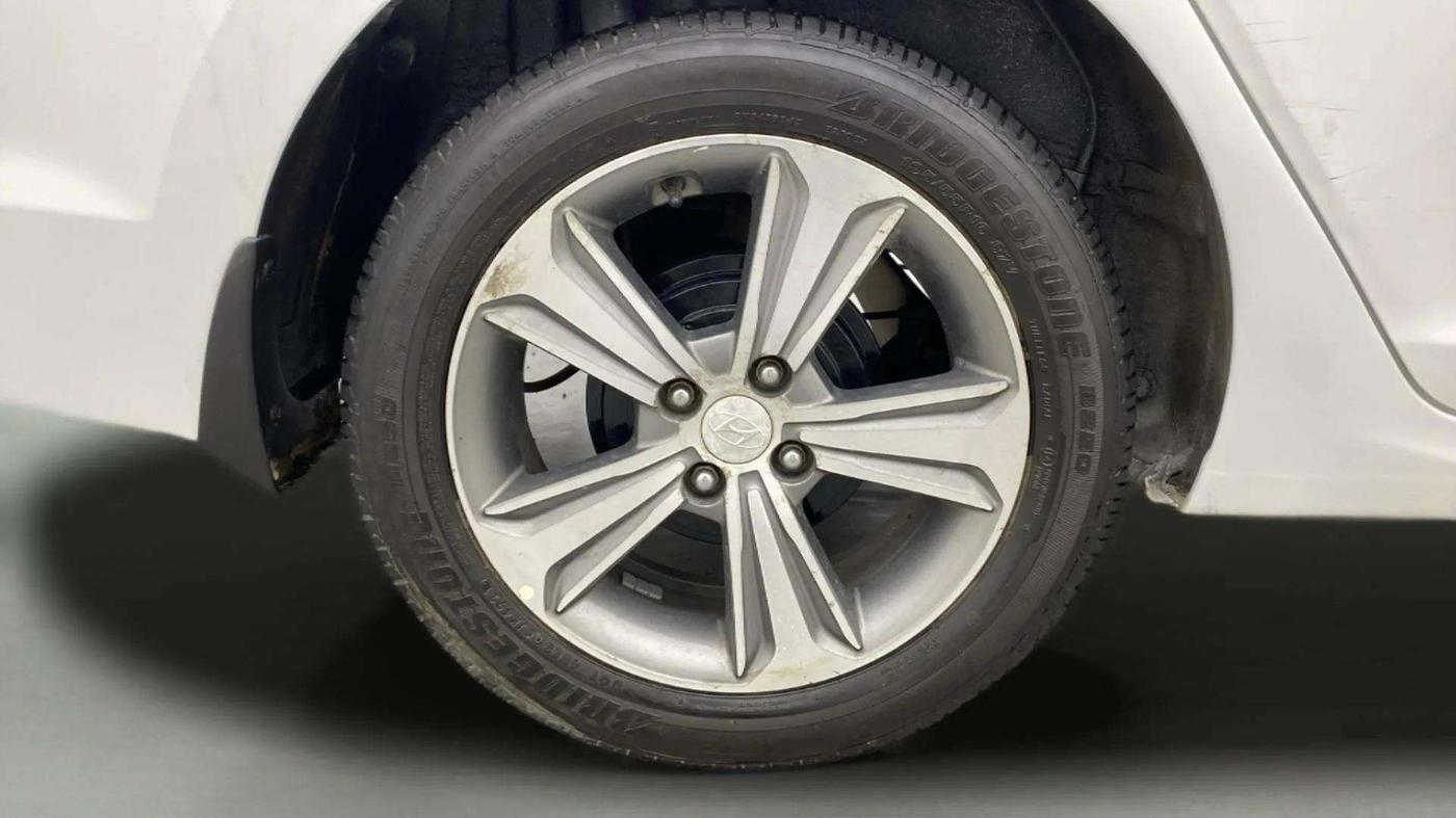 2019 Hyundai Verna 1.6 VTVT SX, Petrol, Manual, 64,292 km, Right Rear Wheel