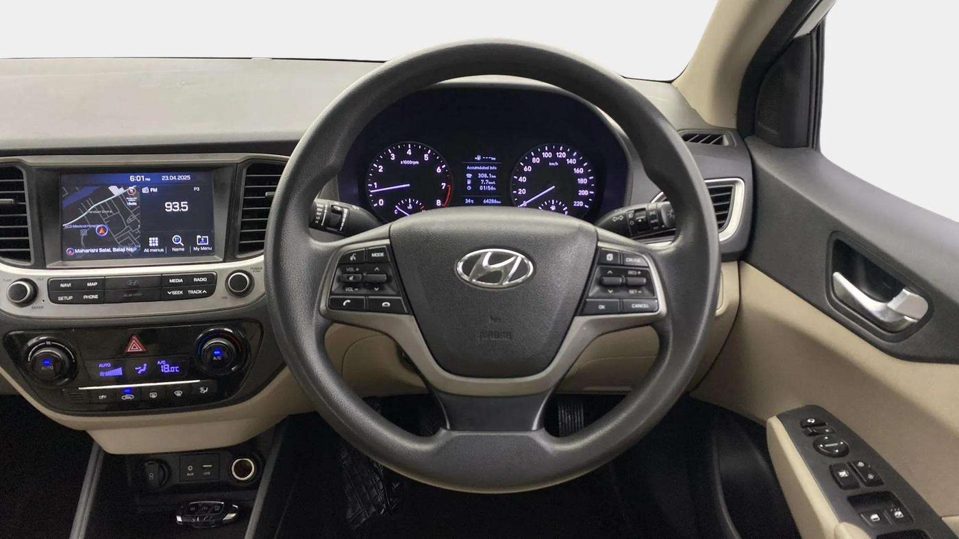 2019 Hyundai Verna 1.6 VTVT SX, Petrol, Manual, 64,292 km, Steering Wheel Close Up