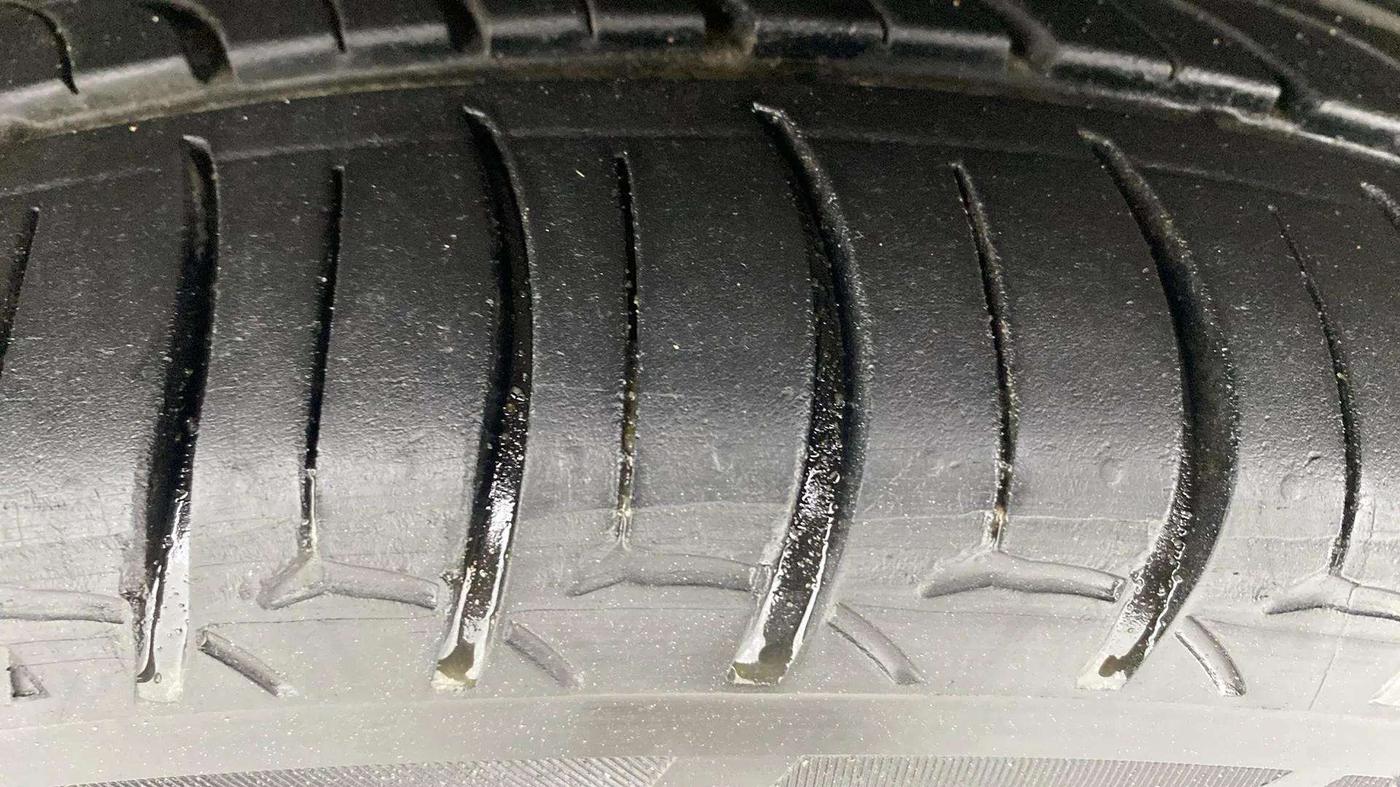 2019 Hyundai Verna 1.6 VTVT SX, Petrol, Manual, 64,292 km, Left Front Tyre Tread