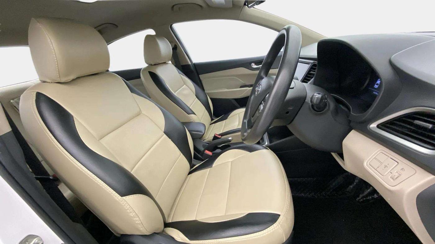 2019 Hyundai Verna 1.6 VTVT SX, Petrol, Manual, 64,292 km, Right Side Front Door Cabin