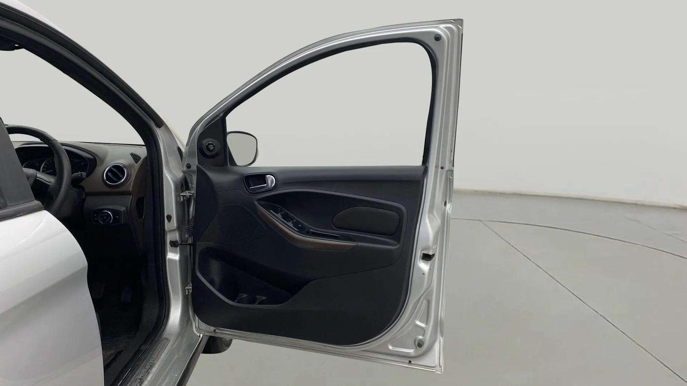 2018 Ford FREESTYLE TITANIUM 1.2 PETROL, Petrol, Manual, 14,476 km, RHS Front Door