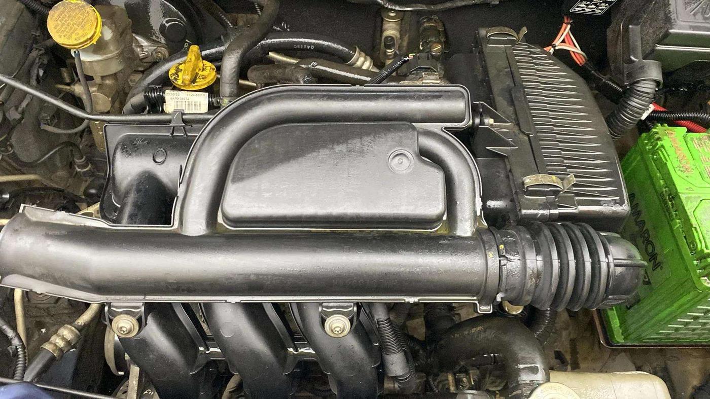 2018 Renault Kwid CLIMBER 1.0, Petrol, Manual, 79,975 km, Engine View