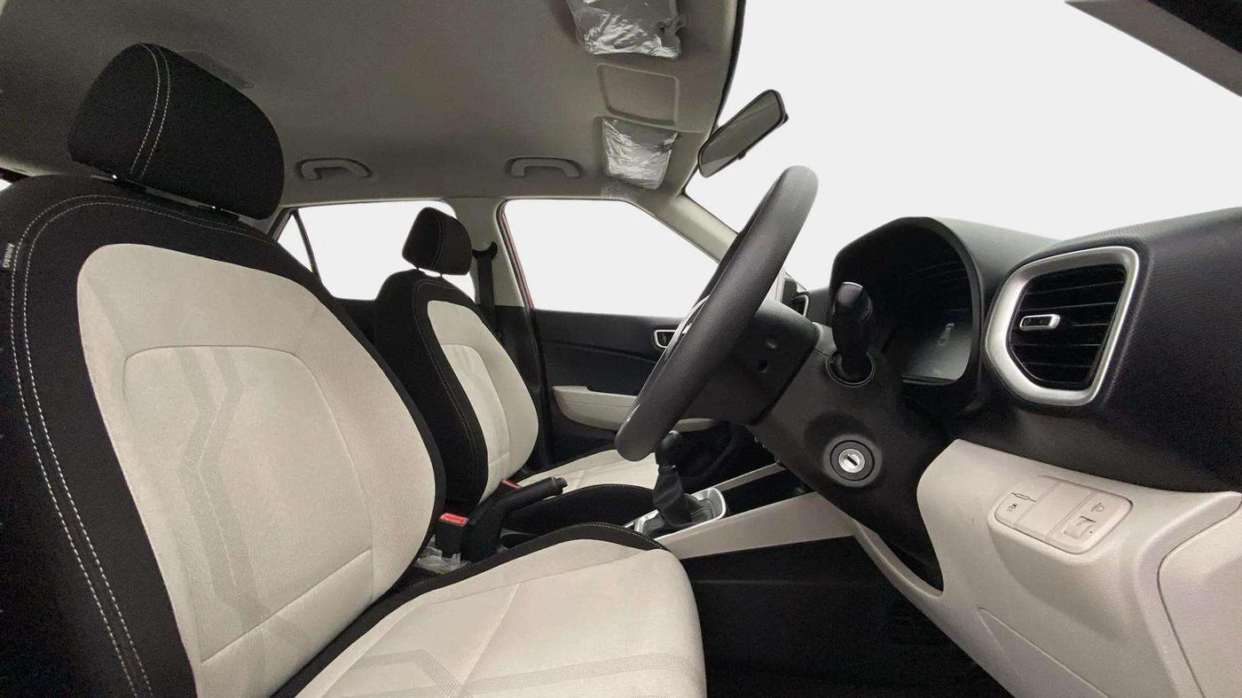 2024 Hyundai VENUE E 1.2, Petrol, Manual, 6,999 km, Right Side Front Door Cabin