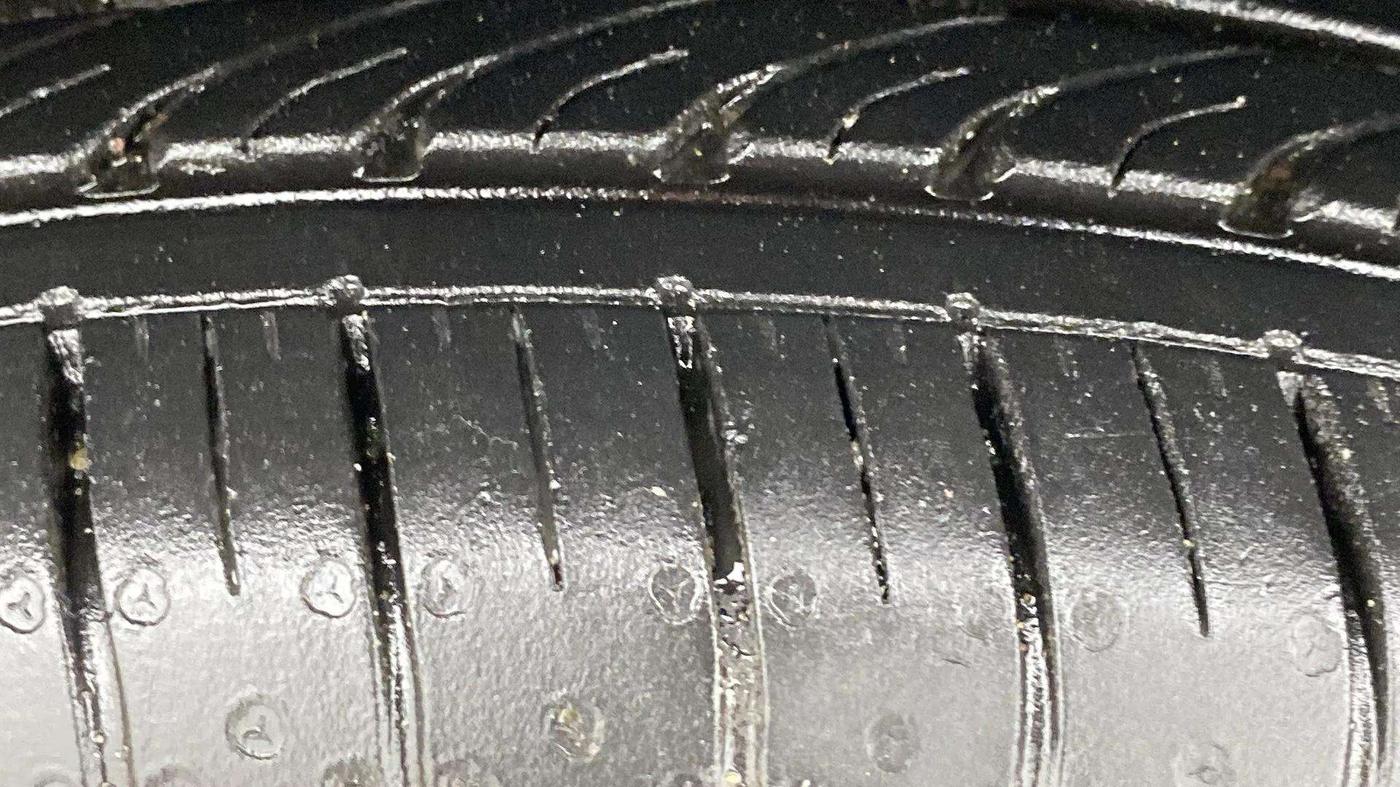 2024 Hyundai VENUE E 1.2, Petrol, Manual, 6,999 km, Left Front Tyre Tread
