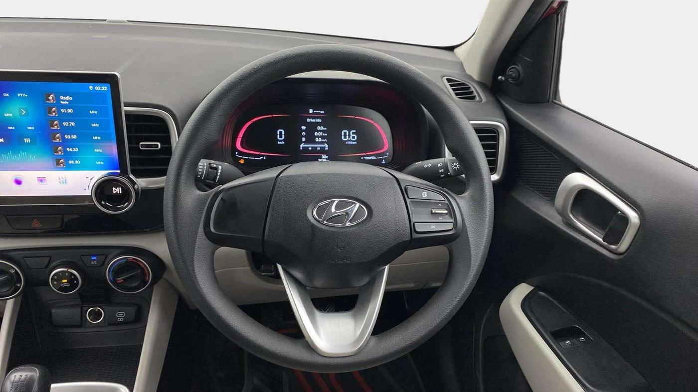 2024 Hyundai VENUE E 1.2, Petrol, Manual, 6,999 km, Steering Wheel Close Up