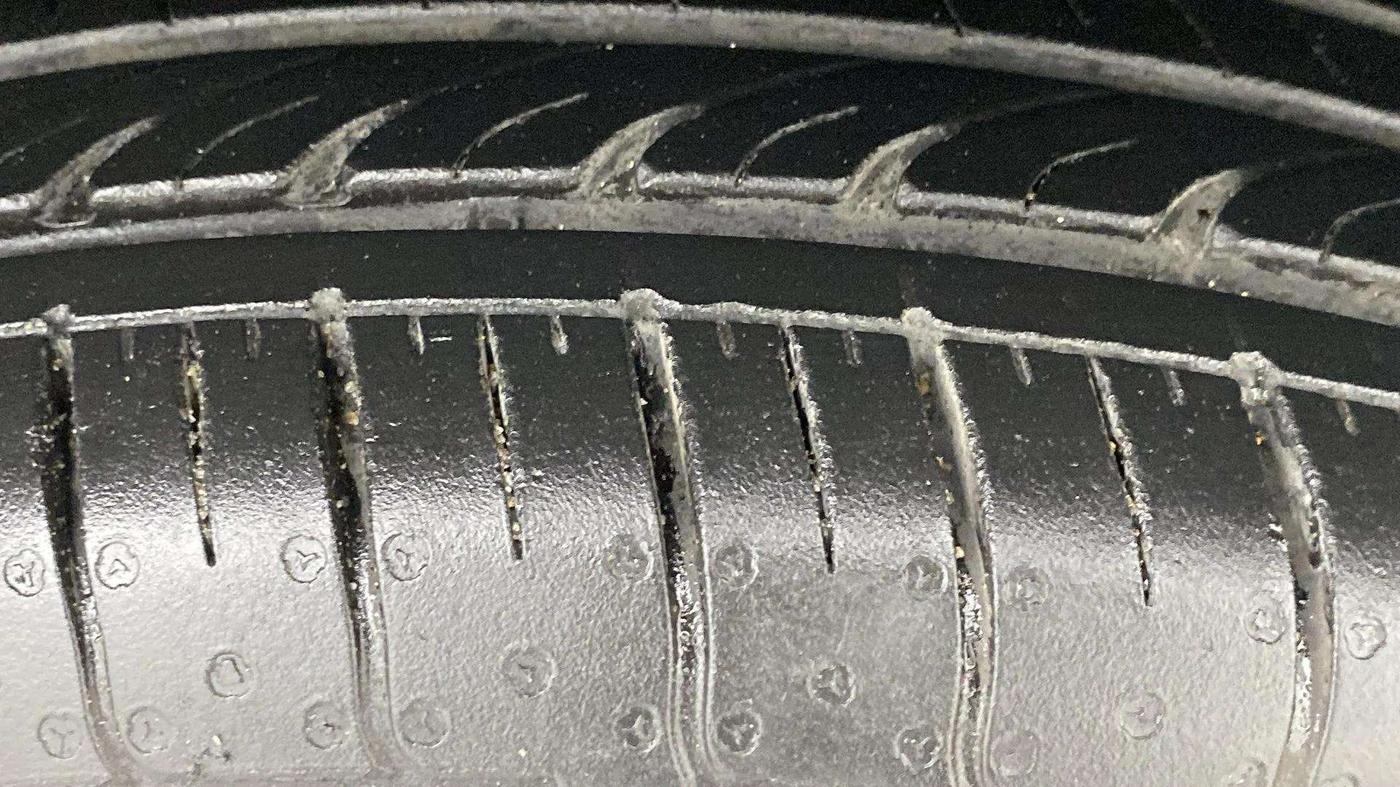 2024 Hyundai VENUE E 1.2, Petrol, Manual, 6,999 km, Right Front Tyre Tread
