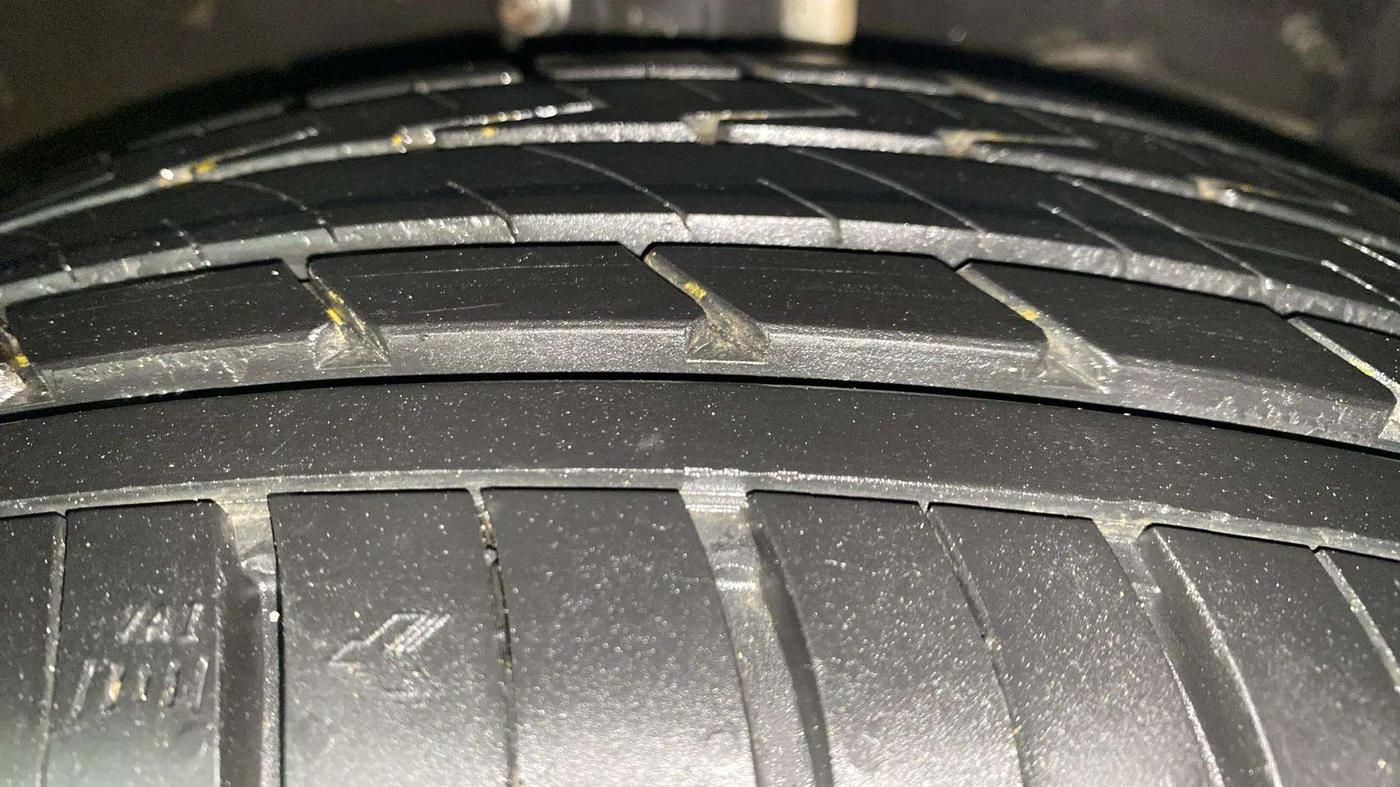 2014 Maruti Ertiga ZXI, Petrol, Manual, 39,672 km, Right Front Tyre Tread