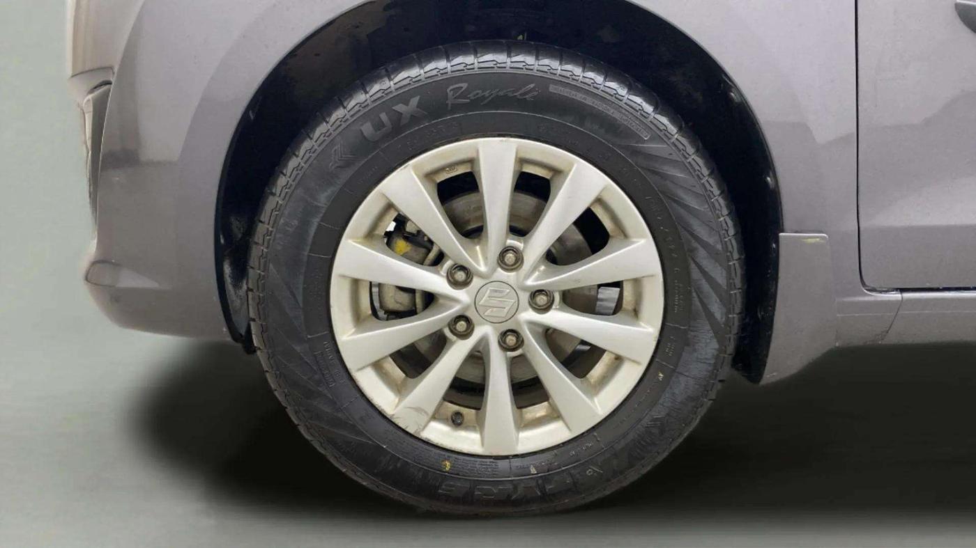 2014 Maruti Ertiga ZXI, Petrol, Manual, 39,672 km, Left Front Wheel