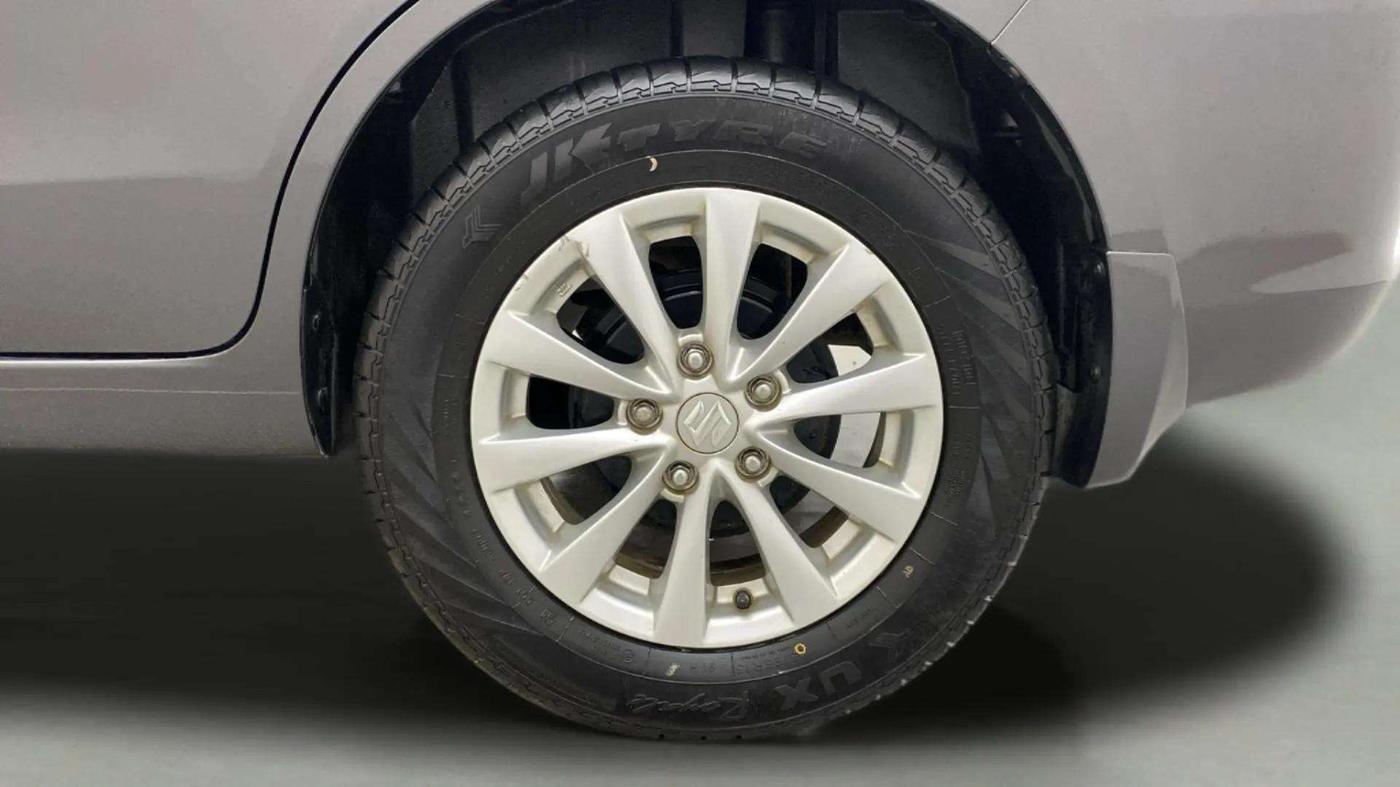 2014 Maruti Ertiga ZXI, Petrol, Manual, 39,672 km, Left Rear Wheel
