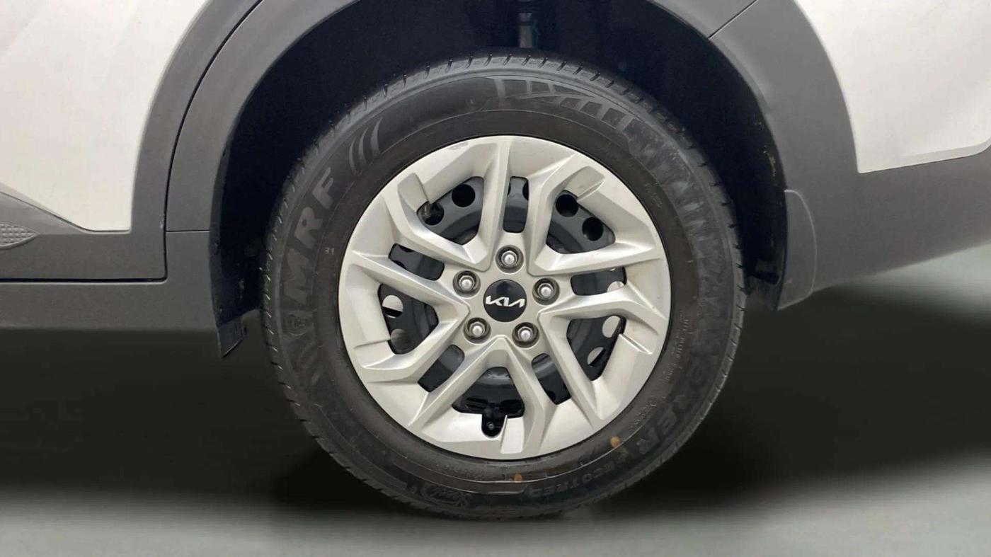 2023 KIA CARENS  PREMIUM 1.5 TURBO PETROL IMT 7 STR, Petrol, Manual, 7,942 km, Left Rear Wheel