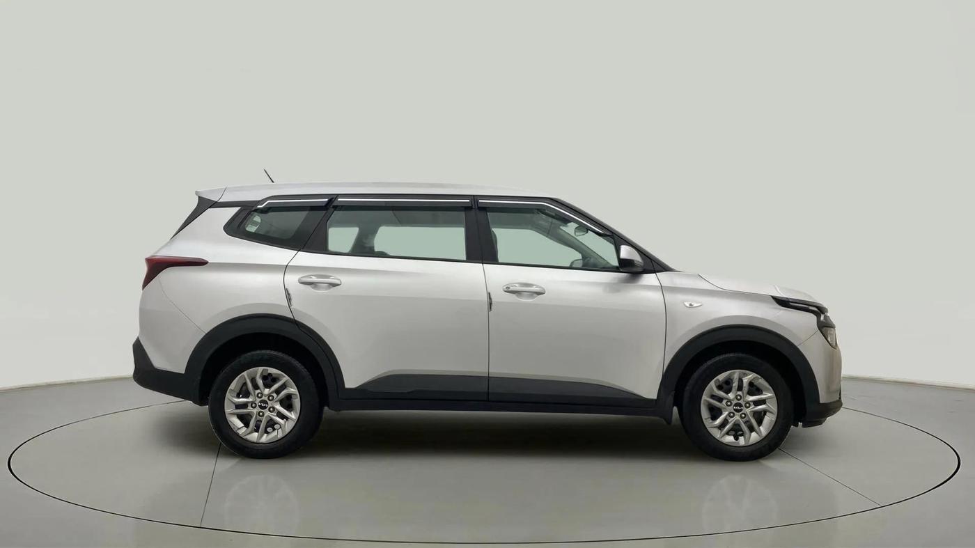 2023 KIA CARENS  PREMIUM 1.5 TURBO PETROL IMT 7 STR, Petrol, Manual, 7,942 km, Right Side View