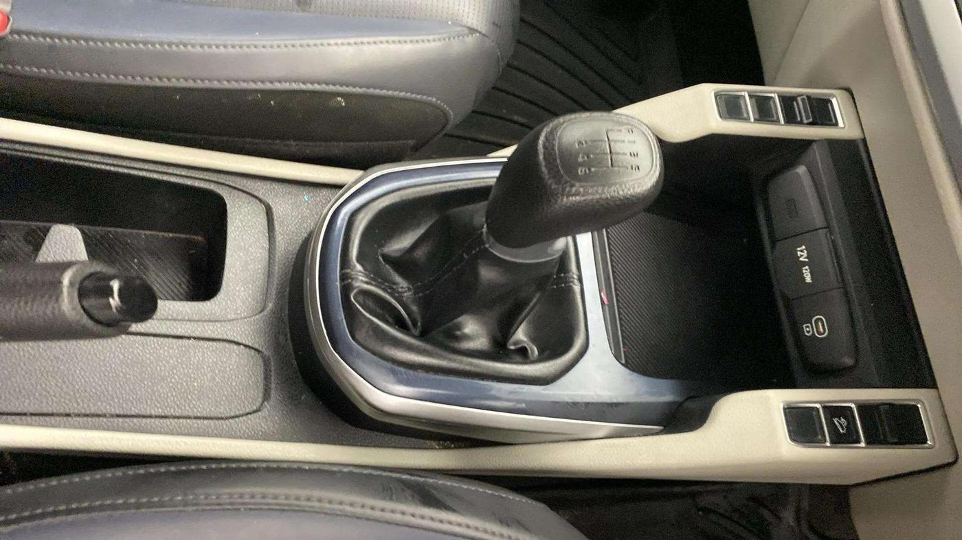 2023 KIA CARENS  PREMIUM 1.5 TURBO PETROL IMT 7 STR, Petrol, Manual, 7,942 km, Gear Lever