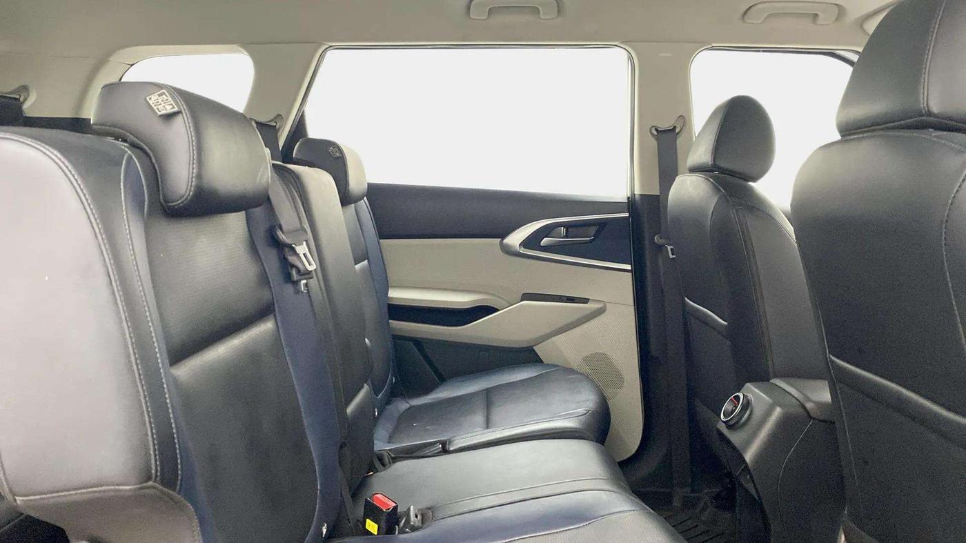 2023 KIA CARENS  PREMIUM 1.5 TURBO PETROL IMT 7 STR, Petrol, Manual, 7,942 km, Right Side Rear Door Cabin