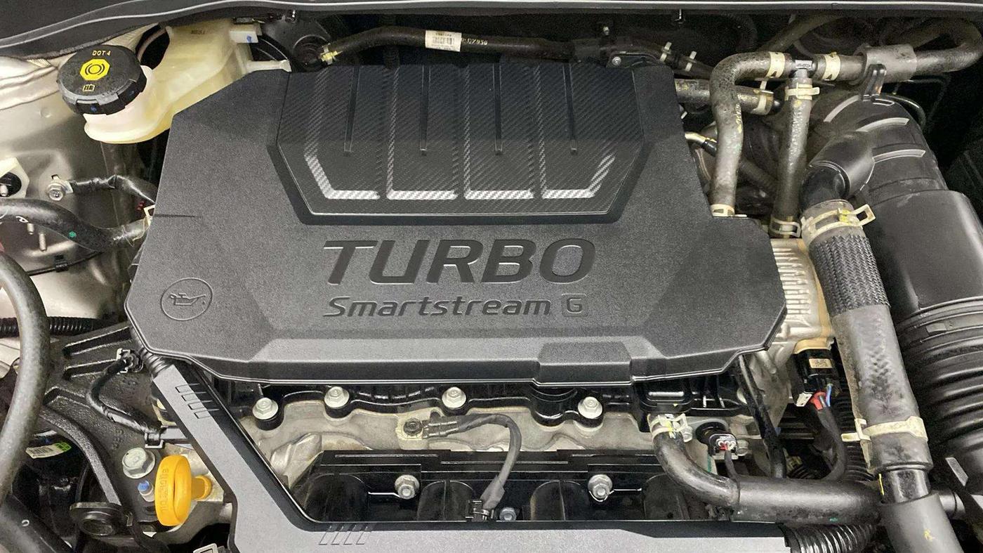 2023 KIA CARENS  PREMIUM 1.5 TURBO PETROL IMT 7 STR, Petrol, Manual, 7,942 km, Engine View