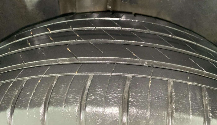 2021 MG HECTOR SHARP 1.5 DCT PETROL, Petrol, Automatic, 42,373 km, Right Rear Tyre Tread