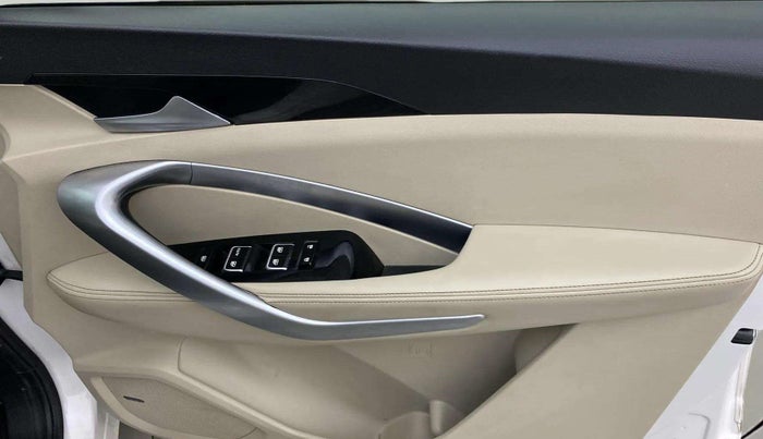 2021 MG HECTOR SHARP 1.5 DCT PETROL, Petrol, Automatic, 42,373 km, Driver Side Door Panels Control
