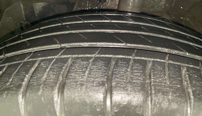 2021 MG HECTOR SHARP 1.5 DCT PETROL, Petrol, Automatic, 42,373 km, Left Front Tyre Tread