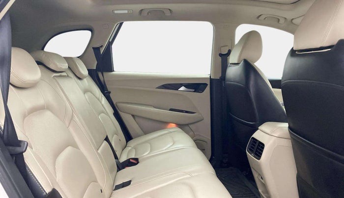 2021 MG HECTOR SHARP 1.5 DCT PETROL, Petrol, Automatic, 42,373 km, Right Side Rear Door Cabin