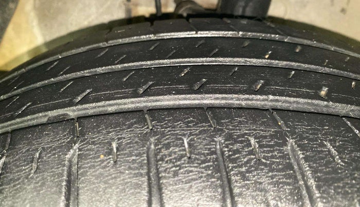 2014 Hyundai i20 SPORTZ 1.2, Petrol, Manual, 69,928 km, Left Front Tyre Tread