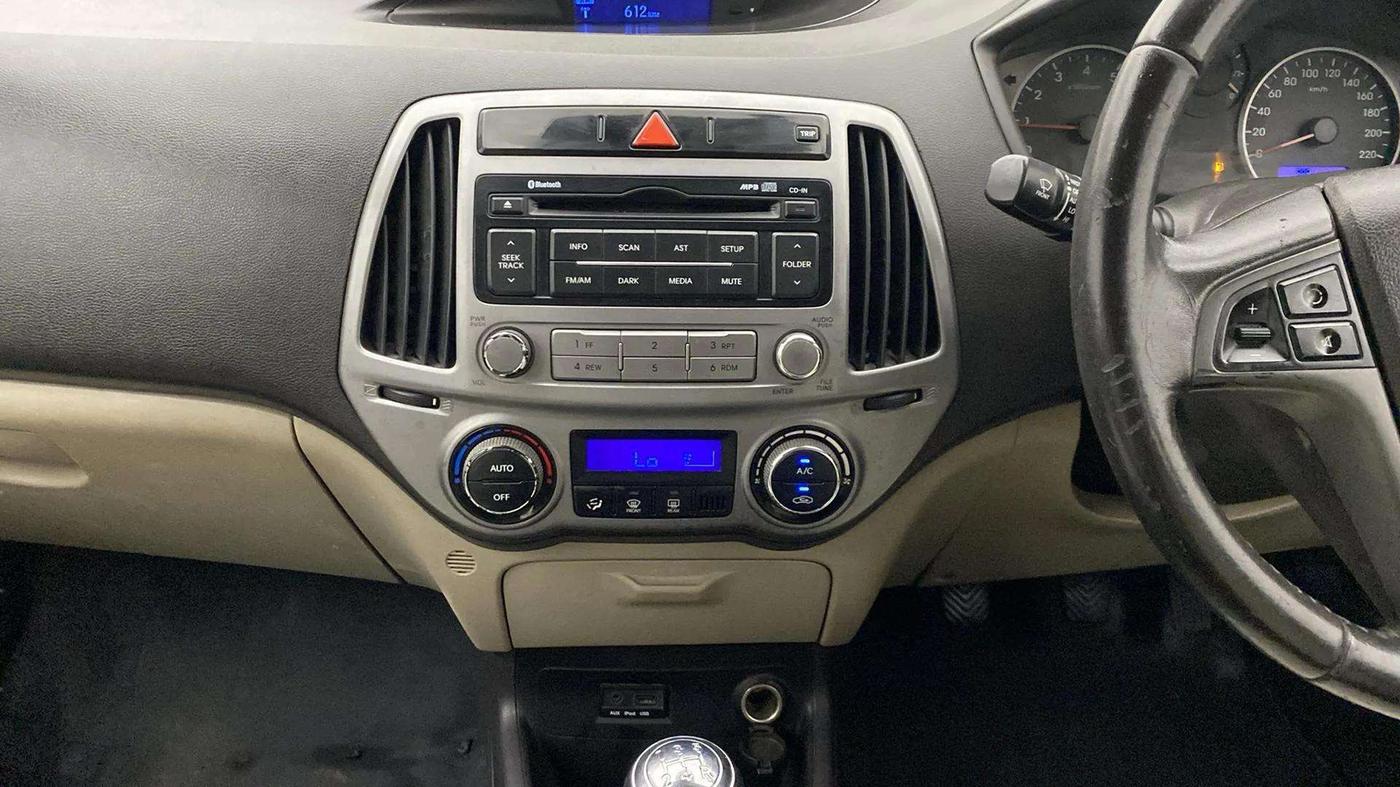 2014 Hyundai i20 SPORTZ 1.2, Petrol, Manual, 69,928 km, Air Conditioner