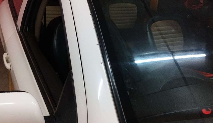 2014 Hyundai i20 SPORTZ 1.2, Petrol, Manual, 69,928 km, Right A pillar - Minor scratches