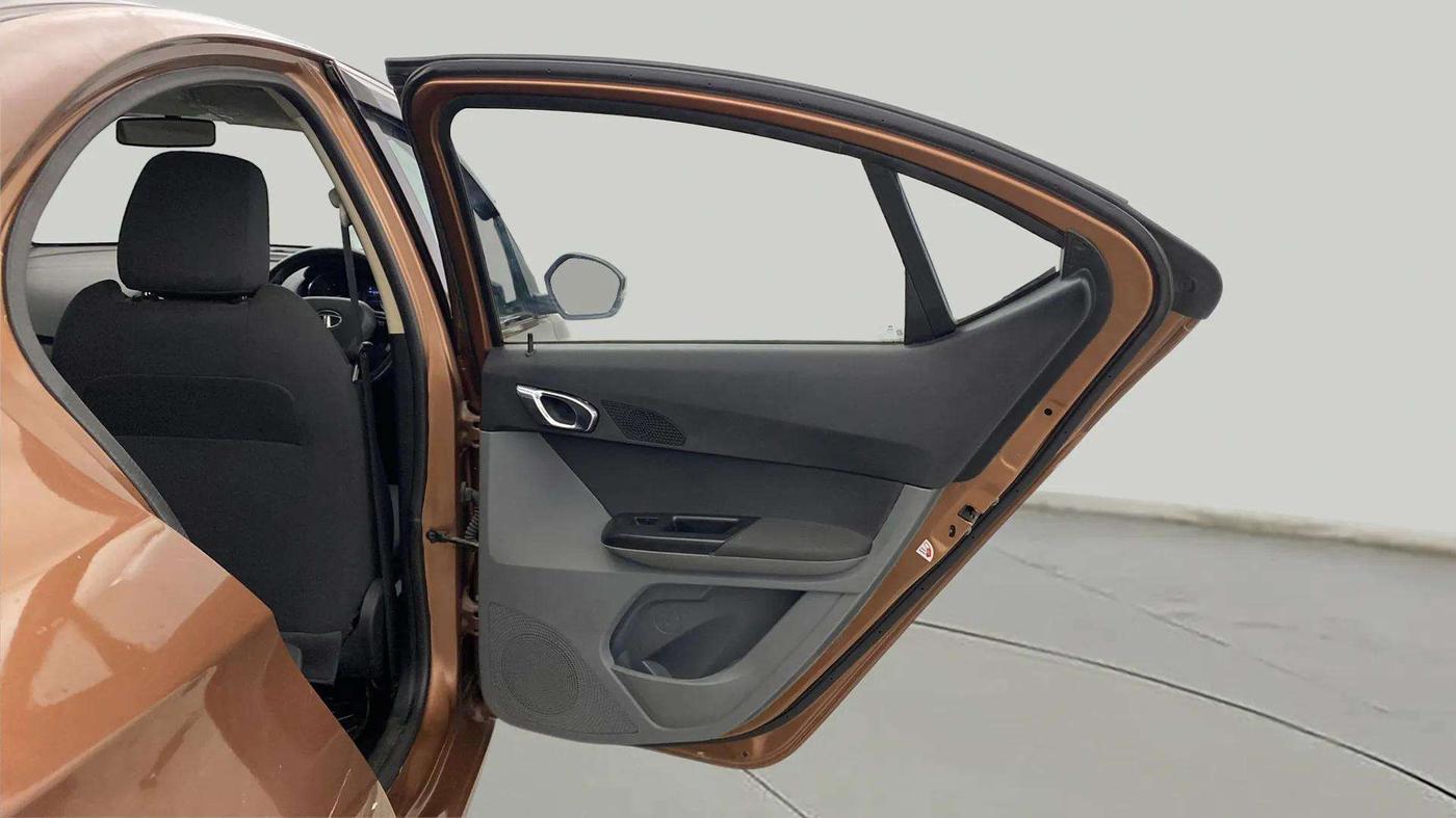 2018 Tata TIGOR XZ PETROL, Petrol, Manual, 65,915 km, RHS Rear Door