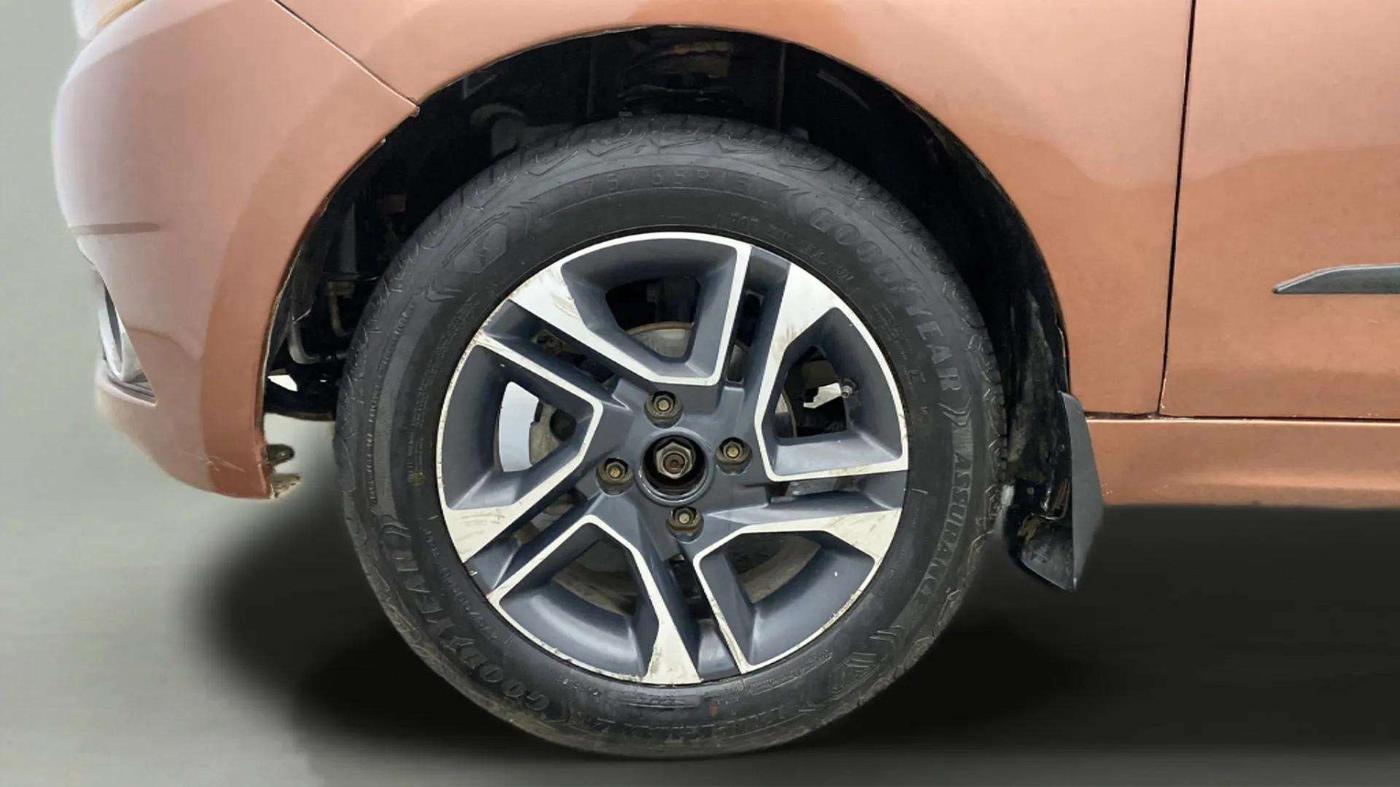2018 Tata TIGOR XZ PETROL, Petrol, Manual, 65,915 km, Left Front Wheel