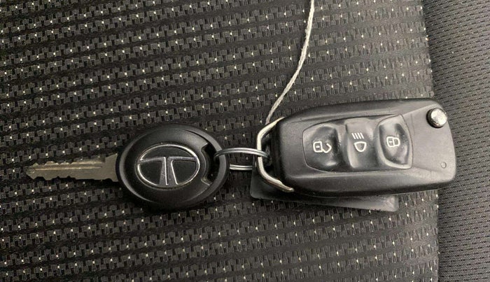 2018 Tata TIGOR XZ PETROL, Petrol, Manual, 63,251 km, Key Close Up