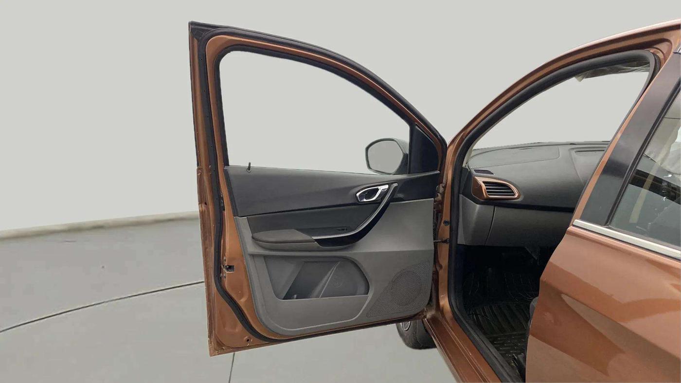 2018 Tata TIGOR XZ PETROL, Petrol, Manual, 65,915 km, LHS Front Door