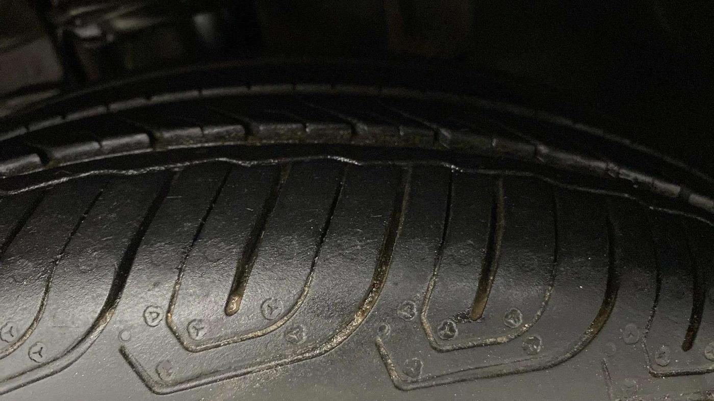 2018 Tata TIGOR XZ PETROL, Petrol, Manual, 65,915 km, Left Front Tyre Tread