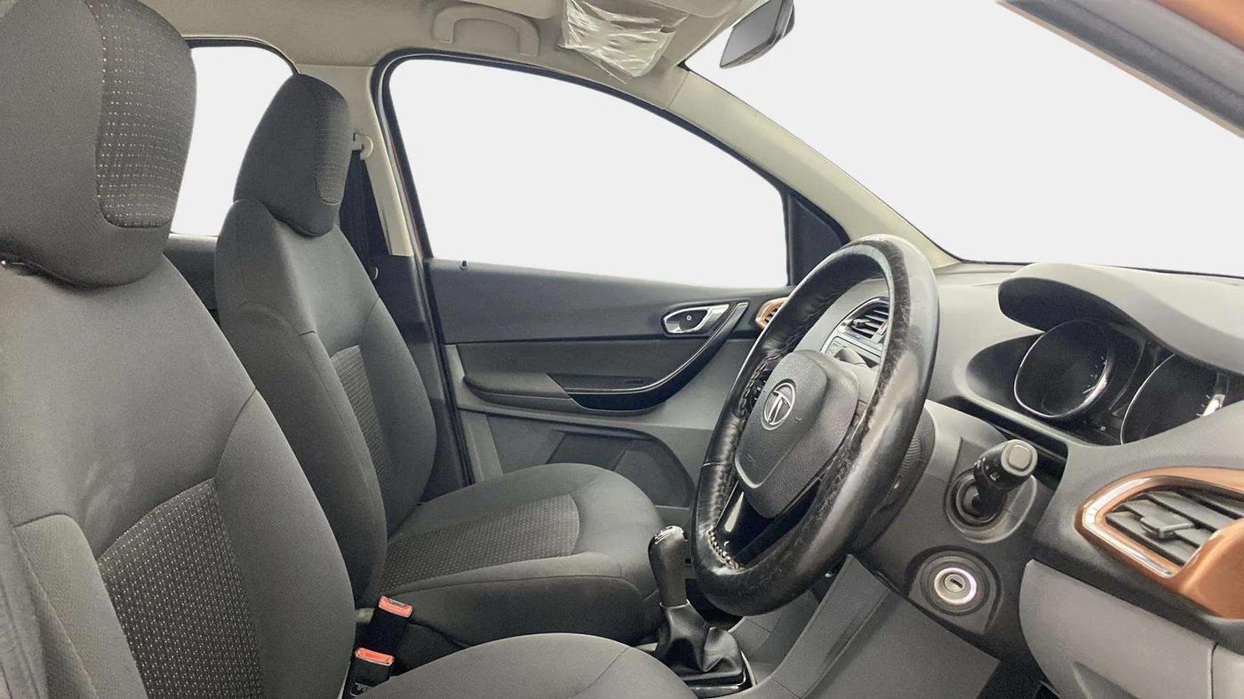 2018 Tata TIGOR XZ PETROL, Petrol, Manual, 65,915 km, Right Side Front Door Cabin