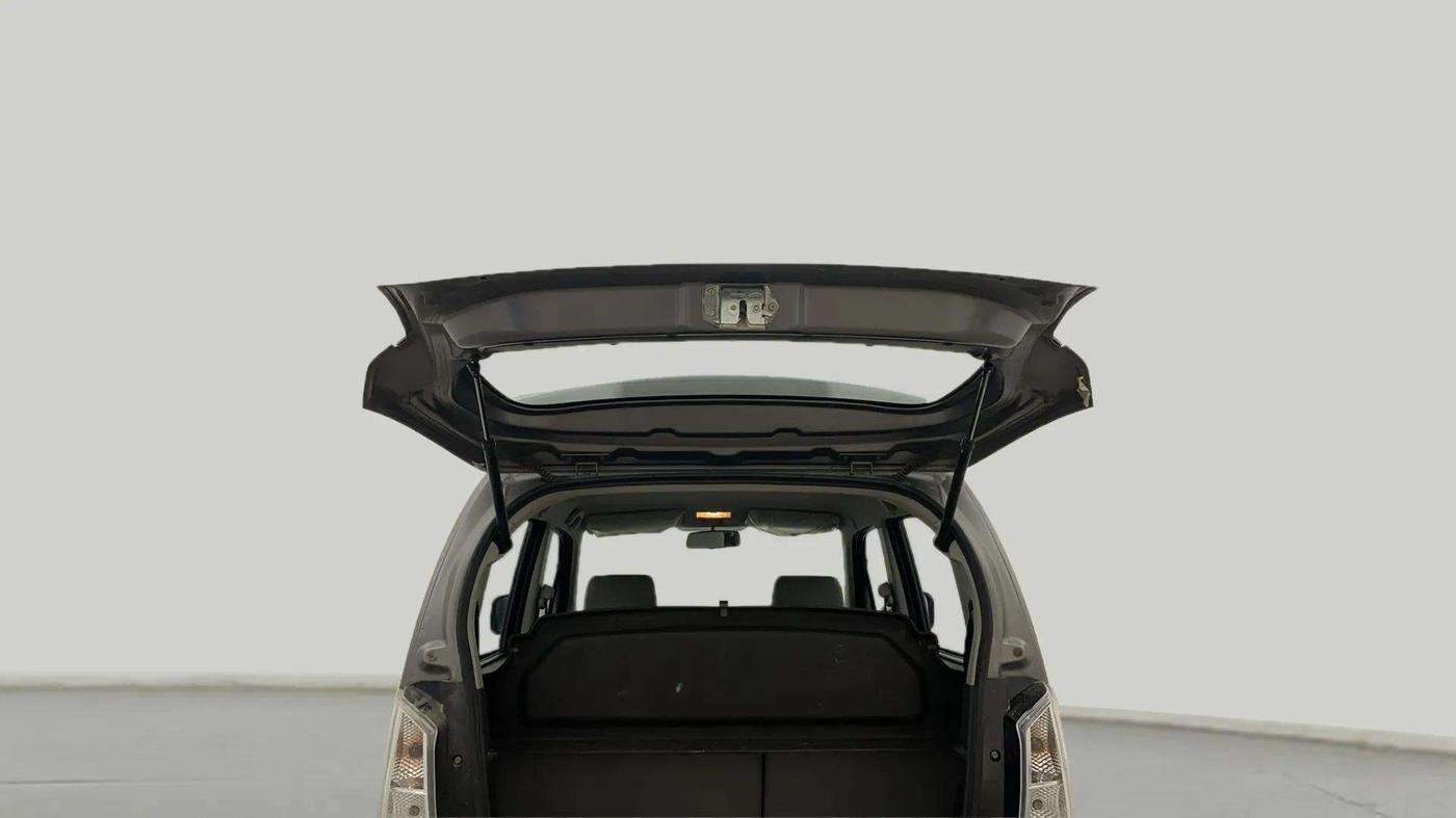 2013 Maruti Wagon R Stingray VXI, Petrol, Manual, 69,493 km, Boot Door Open