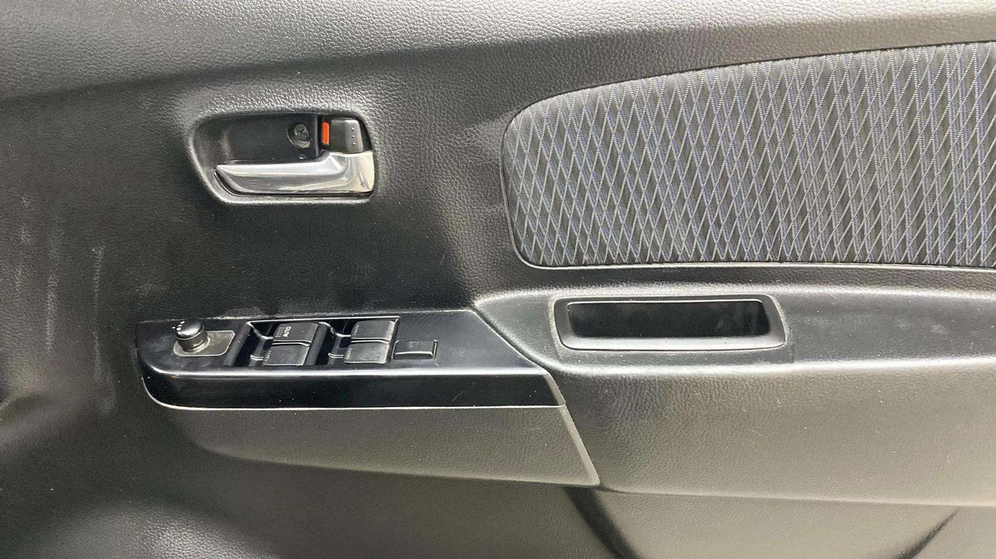 2013 Maruti Wagon R Stingray VXI, Petrol, Manual, 69,493 km, Driver Side Door Panels Control