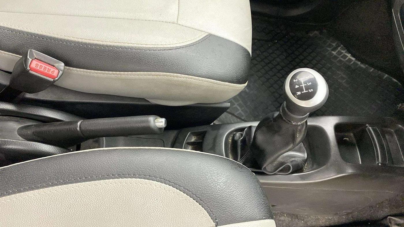 2013 Maruti Wagon R Stingray VXI, Petrol, Manual, 69,493 km, Gear Lever