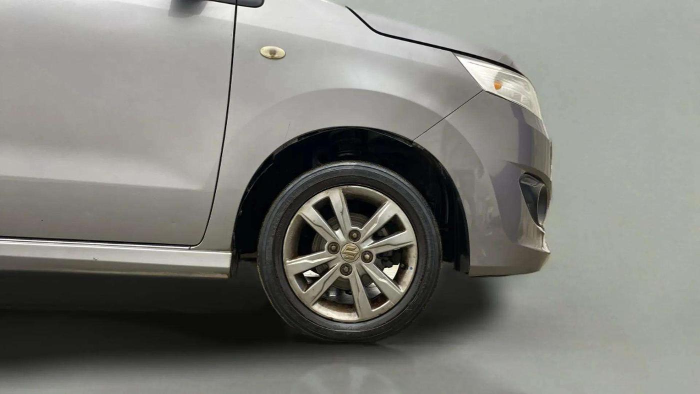 2013 Maruti Wagon R Stingray VXI, Petrol, Manual, 69,493 km, Right Front Wheel