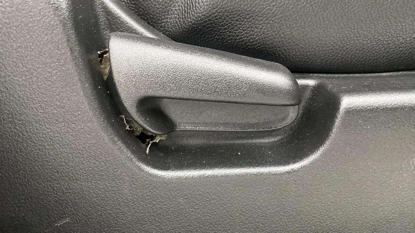 2017 Maruti Wagon R 1.0 VXI, Petrol, Manual, 72,062 km, Driver Side Adjustment Panel