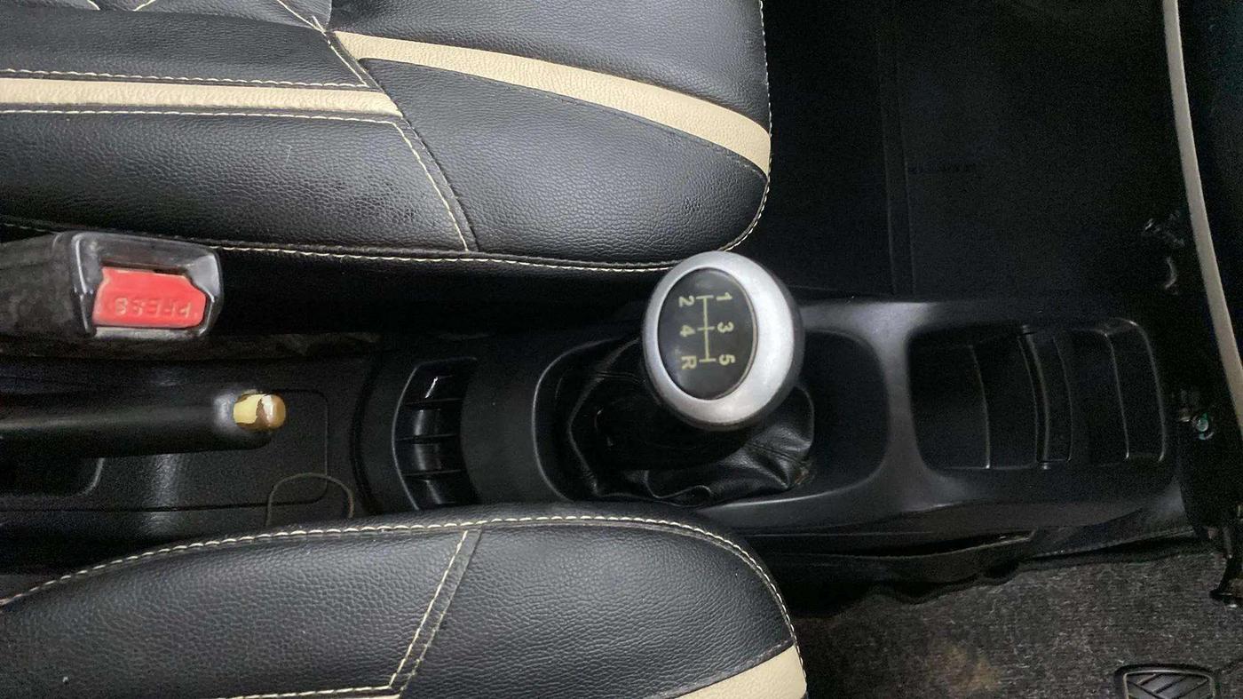 2017 Maruti Wagon R 1.0 VXI, Petrol, Manual, 72,062 km, Gear Lever