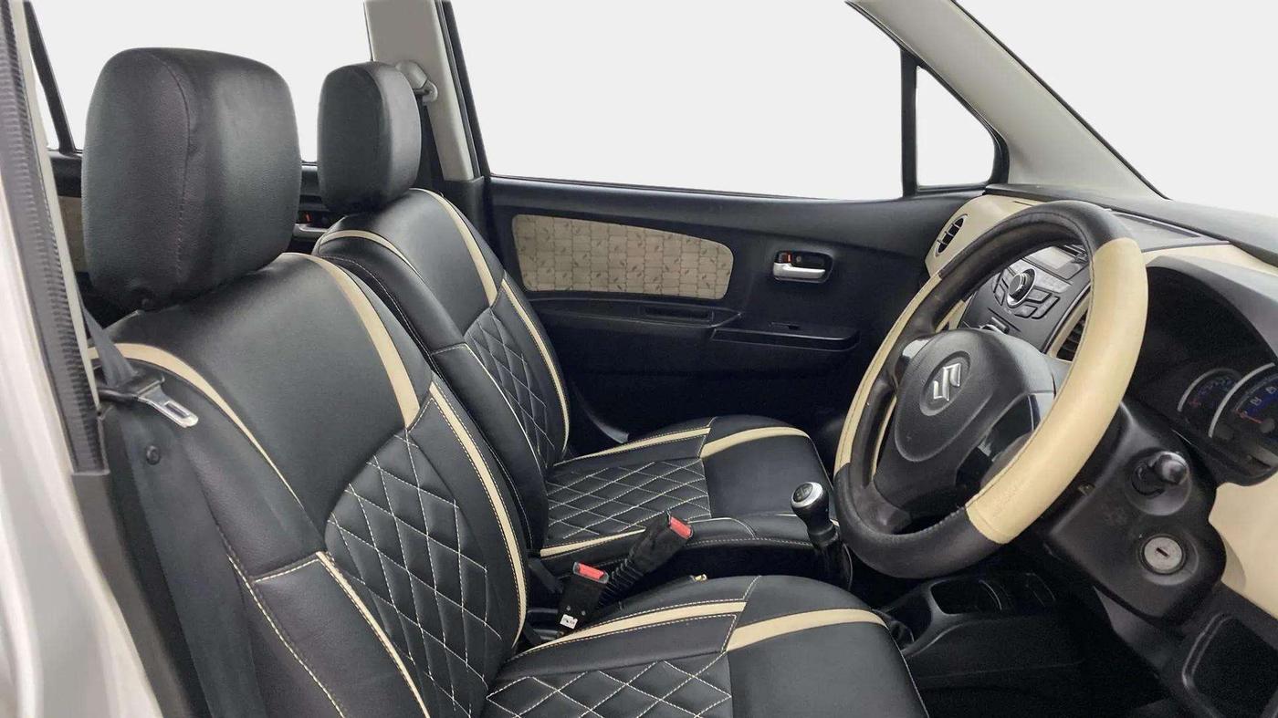 2017 Maruti Wagon R 1.0 VXI, Petrol, Manual, 72,062 km, Right Side Front Door Cabin