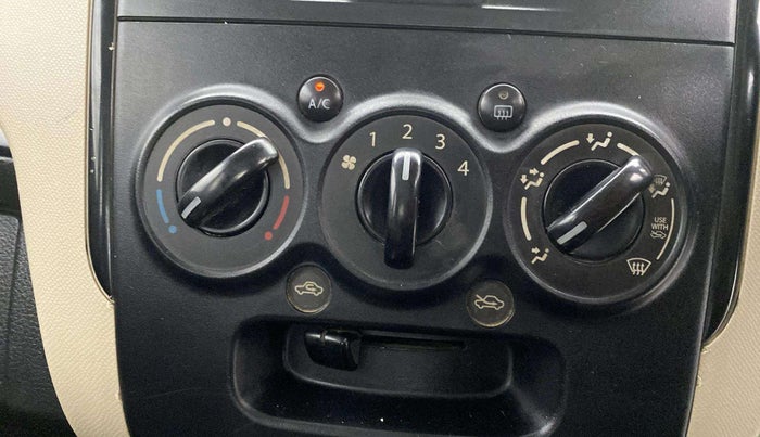 2017 Maruti Wagon R 1.0 VXI, Petrol, Manual, 72,048 km, AC Unit - Directional switch has minor damage