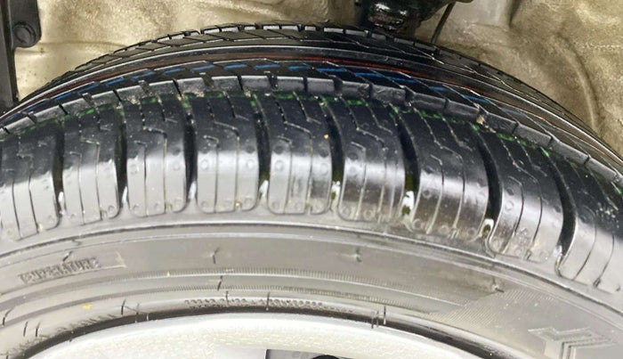 2017 Maruti Wagon R 1.0 VXI, Petrol, Manual, 72,048 km, Left Front Tyre Tread