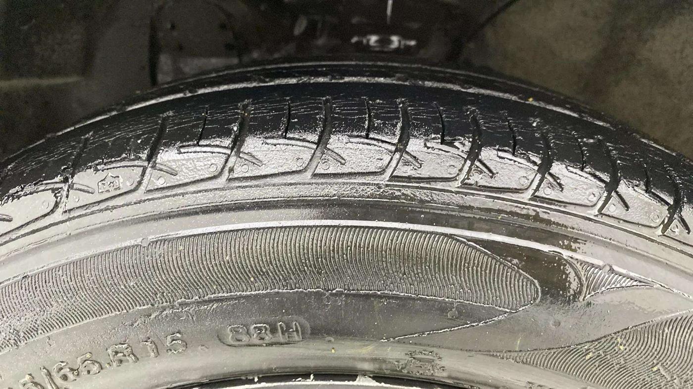 2018 Hyundai Elite i20 ASTA 1.2, Petrol, Manual, 47,673 km, Left Front Tyre Tread