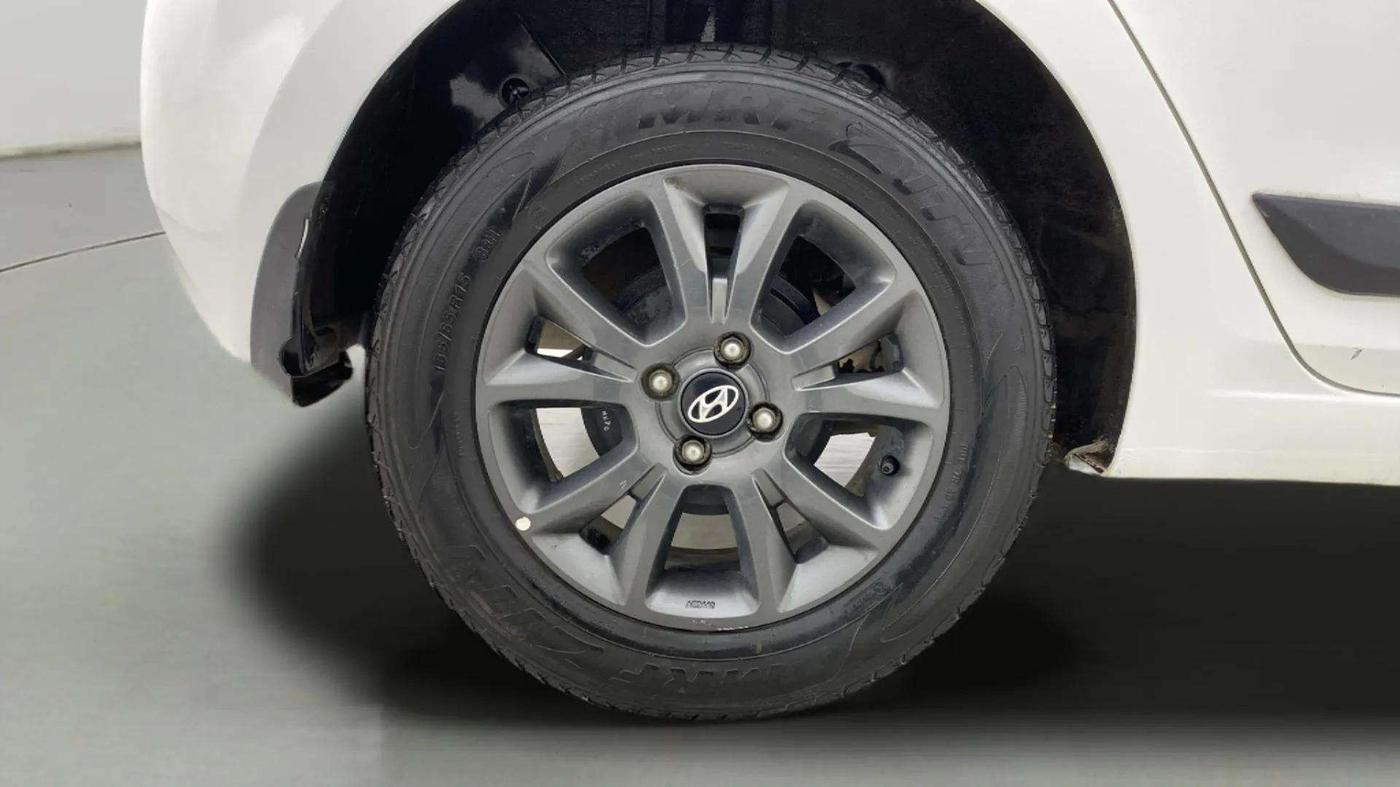 2018 Hyundai Elite i20 ASTA 1.2, Petrol, Manual, 47,673 km, Right Rear Wheel