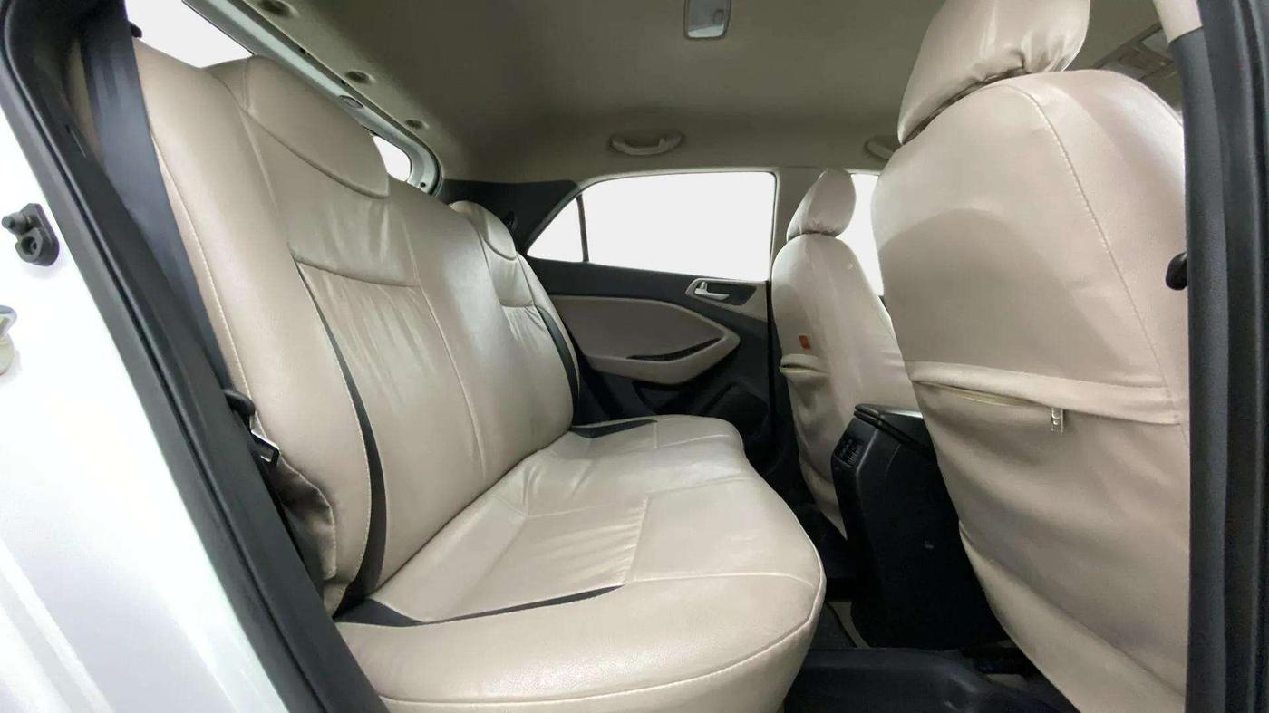 2018 Hyundai Elite i20 ASTA 1.2, Petrol, Manual, 47,673 km, Right Side Rear Door Cabin
