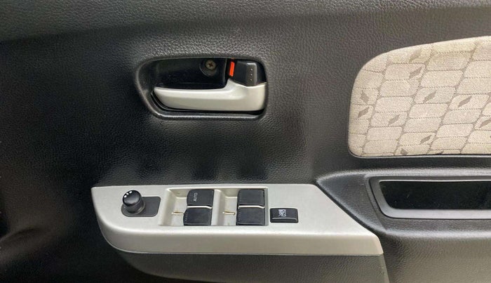 2014 Maruti Wagon R 1.0 VXI, Petrol, Manual, 45,725 km, Driver Side Door Panels Control