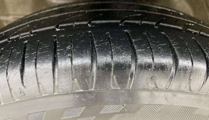 2014 Maruti Wagon R 1.0 VXI, Petrol, Manual, 45,725 km, Left Front Tyre Tread