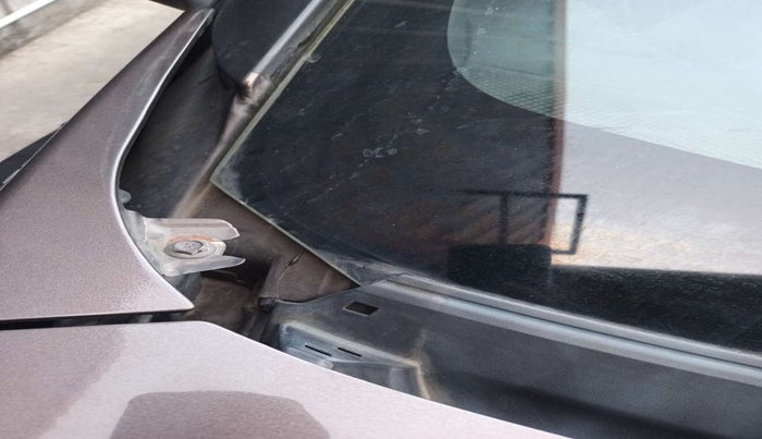 2021 Nissan MAGNITE XL TURBO, Petrol, Manual, 91,835 km, Bonnet (hood) - Cowl vent panel has minor damage