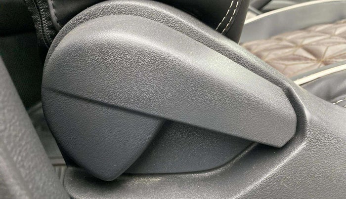 2021 Nissan MAGNITE XL TURBO, Petrol, Manual, 91,835 km, Driver Side Adjustment Panel