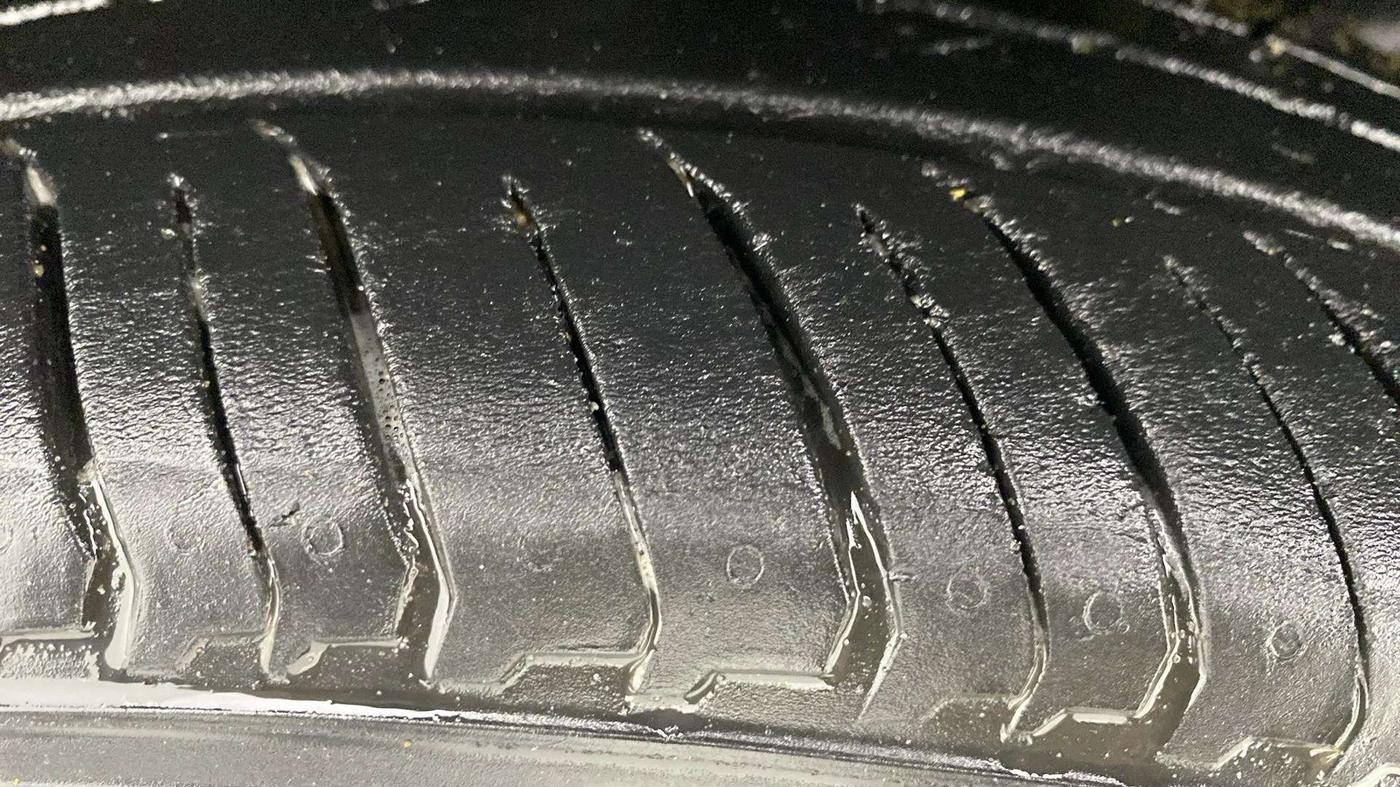 2021 Nissan MAGNITE XL TURBO, Petrol, Manual, 91,883 km, Left Front Tyre Tread