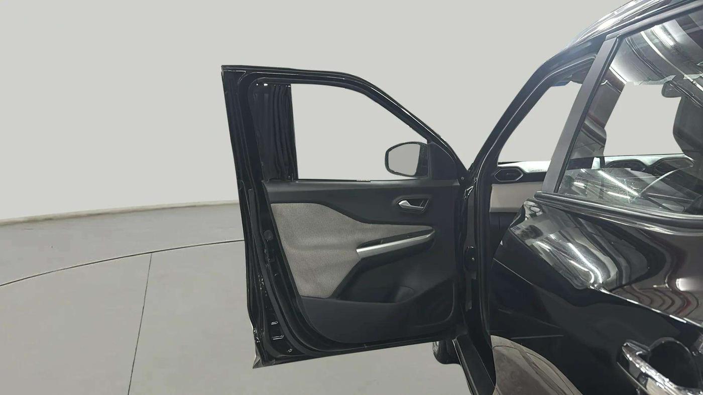 2022 Nissan MAGNITE XV MT, Petrol, Manual, 23,617 km, LHS Front Door